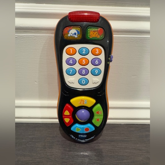 Vtech Learning Electronic Speaking TV Remote - Picture 1 of 3
